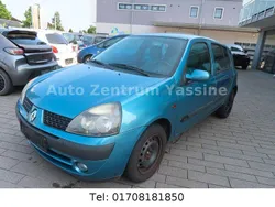 Grün Gebraucht 2002 Renault Clio II Authentique Limousine | 1.150 € (Guter Preis)