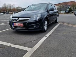 Schwarz Gebraucht 2010 Opel Astra Kombi | 4.900 € (Fairer Preis)