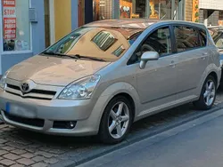 Silber Gebraucht 2007 Toyota Corolla Verso Van / Kleinbus | 4.700 € (Teuer)