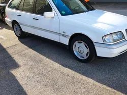 Weiß Gebraucht 1997 Mercedes C180 Elegance Kombi | 2.400 € (Guter Preis)