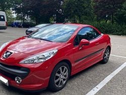 Rot Gebraucht 2007 Peugeot 207 CC Cabrio | 2.900 € (Guter Preis)