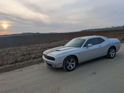 Silber Gebraucht 2022 Dodge Challenger SXT Coupé | 37.200 € (Etwas zu teuer)