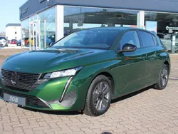Olivine grün Neu 2024 Peugeot 308 Allure Limousine | 31.990 € (Teuer)