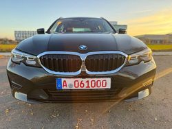 Black sapphire metallic Gebraucht 2022 BMW 318 Kombi | 19.750 € (Guter Preis)