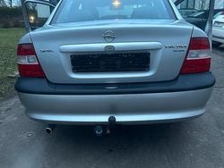 Silber Gebraucht 1996 Opel Vectra Limousine | 1.999 € (Fairer Preis)