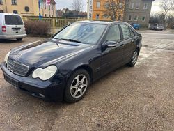 Blau Gebraucht 2004 Mercedes C200 Limousine | 1.300 € (Fairer Preis)