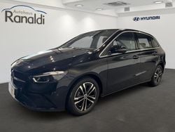 Schwarz Gebraucht 2023 Mercedes B200 Van / Kleinbus | 28.990 € (Guter Preis)