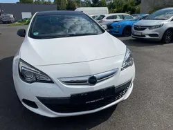 Schneeweiss/summitwhite/arctic Gebraucht 2014 Opel Astra GTC Innovation Coupé | 12.200 € (Teuer)