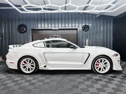 Weiß Gebraucht 2021 Ford Mustang GT | 34.799 € (Etwas zu teuer)