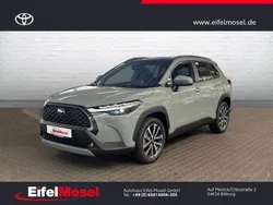 Grün Neu 2025 Toyota Corolla Cross SUV | 39.890 € (Teuer)