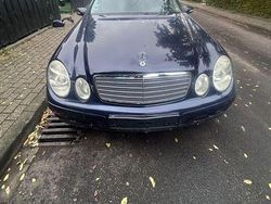 Blau Gebraucht 2002 Mercedes E240 Classic Kombi | 1.650 € (Superpreis)