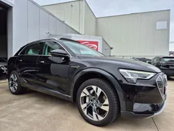 Schwarz Gebraucht 2020 Audi e-tron Advanced SUV | 21.750 € (Fairer Preis)