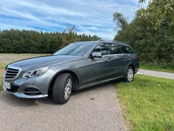 Grau Gebraucht 2015 Mercedes E300 Elegance Kombi | 14.900 €