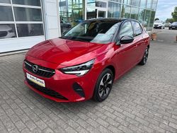 Rot Gebraucht 2022 Opel Corsa-e Elegance Kleinwagen | 17.700 € (Etwas zu teuer)