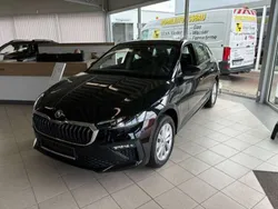 Schwarzmagic perleffekt Gebraucht 2024 Skoda Scala Selection Kleinwagen | 26.990 € (Teuer)
