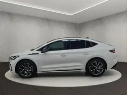 Moonweiß perleffekt Gebraucht 2024 Skoda Enyaq iV SportLine SUV | 43.950 € (Guter Preis)
