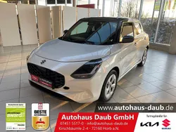 Pure white pearl Neu 2025 Suzuki Swift Comfort Kleinwagen | 19.690 €