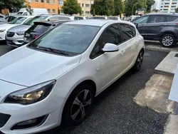 Weiß Gebraucht 2013 Opel Astra Limousine | 2.999 € (Superpreis)