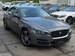 Grau Gebraucht 2017 Jaguar XE Limousine | 10.500 €