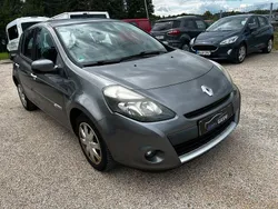 Grau Gebraucht 2012 Renault Clio III Dynamique Limousine | 2.450 € (Fairer Preis)