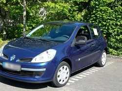 Blau Gebraucht 2006 Renault Clio II Expression Limousine | 2.500 € (Etwas zu teuer)