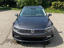 Grau Gebraucht 2020 VW Passat Elegance Kombi | 24.999 € (Guter Preis)