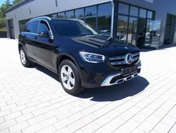 Schwarz/baltic black Gebraucht 2021 Mercedes GLC300e SUV | 33.800 € (Superpreis)