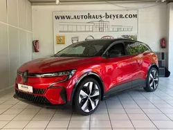 Dezirrot, black pearlschwarz Gebraucht 2024 Renault Mégane Techno Limousine | 33.250 € (Superpreis)