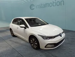 Weiß Gebraucht 2024 VW Golf VIII Move Limousine | 24.560 € (Fairer Preis)