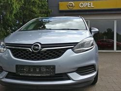 Diamant blau Gebraucht 2017 Opel Zafira Edition Van / Kleinbus | 13.572 € (Fairer Preis)