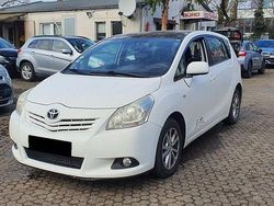 Weiß Gebraucht 2011 Toyota Verso Basis Van / Kleinbus | 2.900 € (Fairer Preis)