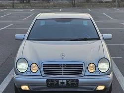Silber Gebraucht 1997 Mercedes E200 Avantgarde Limousine | 5.800 € (Teuer)