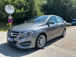 Grau Gebraucht 2018 Mercedes B180 Style Van / Kleinbus | 18.590 € (Guter Preis)
