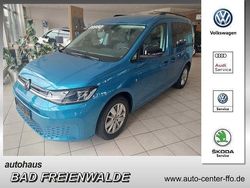 Blau Gebraucht 2022 VW Caddy Life Van / Kleinbus | 29.950 € (Teuer)