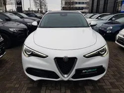 Weiß Gebraucht 2019 Alfa Romeo Stelvio Super SUV | 27.999 € (Fairer Preis)