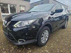 Schwarz Gebraucht 2017 Nissan Qashqai Visia SUV | 11.690 € (Fairer Preis)