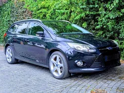 Schwarz Gebraucht 2012 Ford Focus Titanium Kombi | 4.700 € (Fairer Preis)