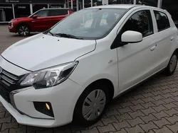 Weiß Gebraucht 2022 Mitsubishi Space Star Select Limousine | 9.990 € (Guter Preis)