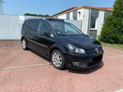 Schwarz Gebraucht 2011 VW Touran Highline Van / Kleinbus | 10.800 € (Fairer Preis)