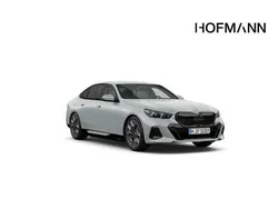 Grau Neu 2025 BMW 530e M Sport Limousine | 74.345 € (Teuer)