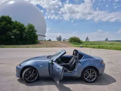 Blau Gebraucht 2017 Mazda MX5 Sports-Line Cabrio | 22.800 € (Etwas zu teuer)