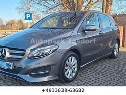 Grau Gebraucht 2017 Mercedes 200 Limousine | 13.990 € (Fairer Preis)