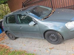 Grün Gebraucht 2004 VW Golf V Limousine | 1.950 € (Guter Preis)