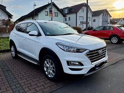 Weiß Gebraucht 2018 Hyundai Tucson SUV | 16.200 € (Etwas zu teuer)