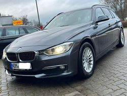 Grau Gebraucht 2012 BMW 320 Luxury Line Kombi | 7.990 € (Fairer Preis)