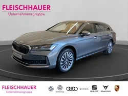 Grau Neu 2025 Skoda Superb LAURIN & KLEMENT Kombi | 49.990 € (Teuer)