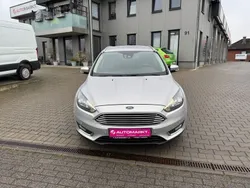 Silber Gebraucht 2016 Ford Focus Titanium Limousine | 7.990 € (Fairer Preis)