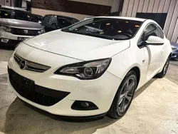 Weiß Gebraucht 2016 Opel Astra GTC Coupé | 15.000 €