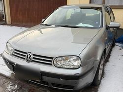 Grau Gebraucht 2002 VW Golf Limousine | 1.000 € (Guter Preis)