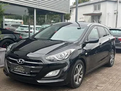 Schwarz Gebraucht 2015 Hyundai i30 Trend Kombi | 7.390 € (Guter Preis)